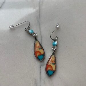 1588 Elegant Silver and Blue Multicolor Teardrop Earrings